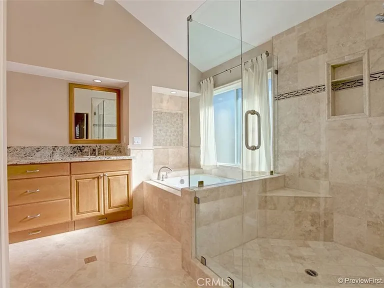 12 Woodlawn — Photo 19