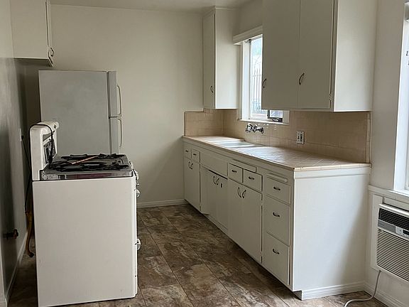 5th image of 6707 Whitsett Ave #3