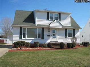 1657 Mayfair Blvd, Mayfield Heights, OH 44124