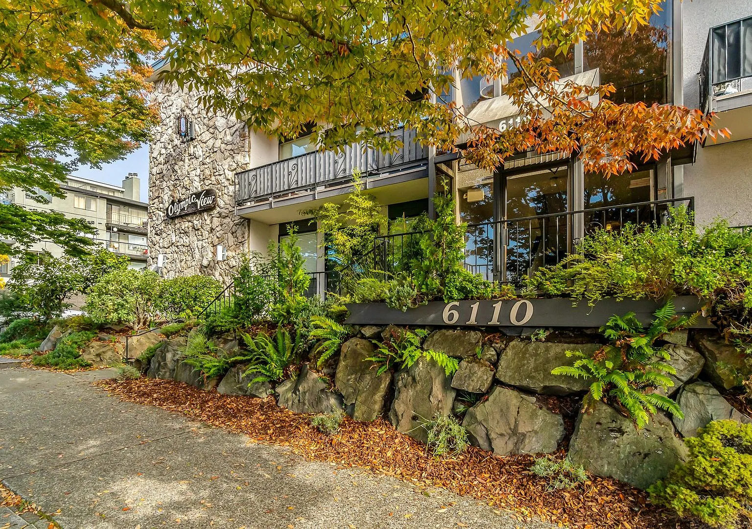 2 Bedroom 2 bath in the Heart of Ballard — Photo 2