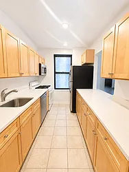 341 Street Nichlas Avenue, #33