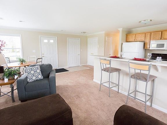 4th image of 1590 Southwestern Blvd APT 19