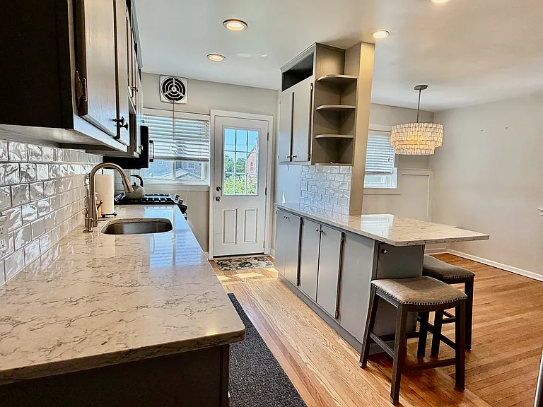 472 Olympic Ave — Photo 9
