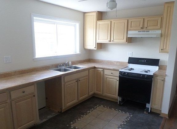 3rd image of 2903 N 74th Ave