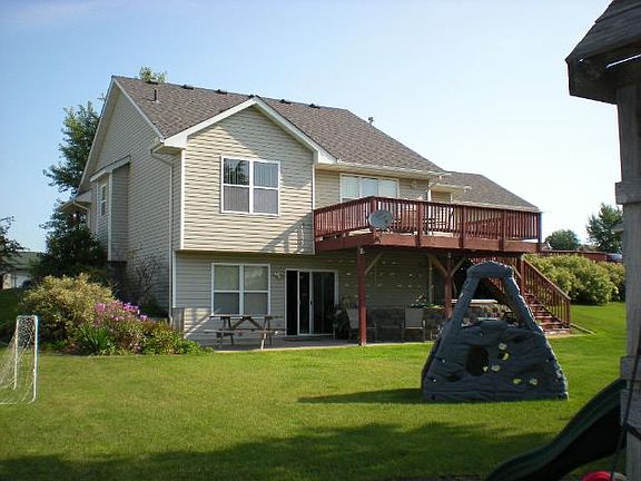 3rd image of 1007 Hillock St NW
