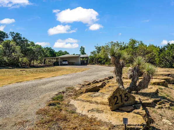 215 Shady Oaks Dr, Mineral Wells, TX 76067