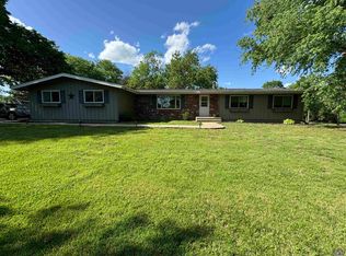 7730 SW 33rd St, Topeka, KS 66614