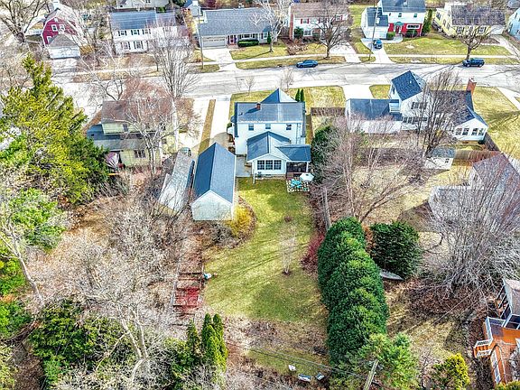 5th image of 713 11th St SW