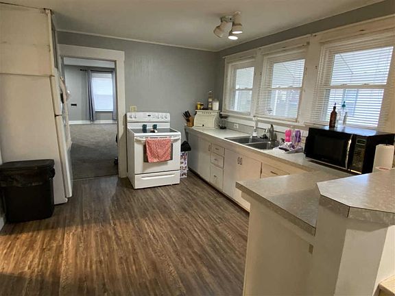5th image of 319 N Summit St
