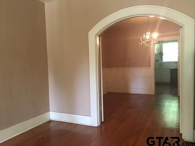 1st image of 813 S Donnybrook Ave