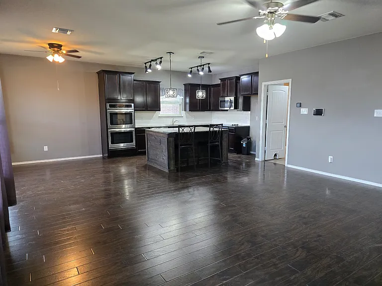 5561 Othello Dr — Photo 42