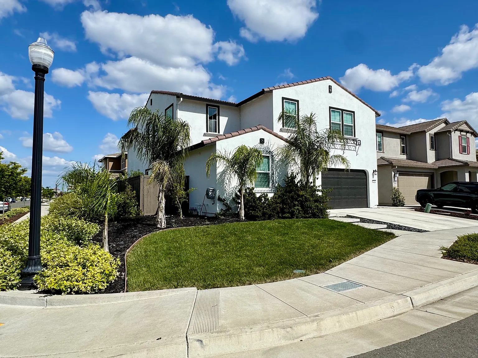 5 bed, 3046 sqft, $4,000 — Photo 2