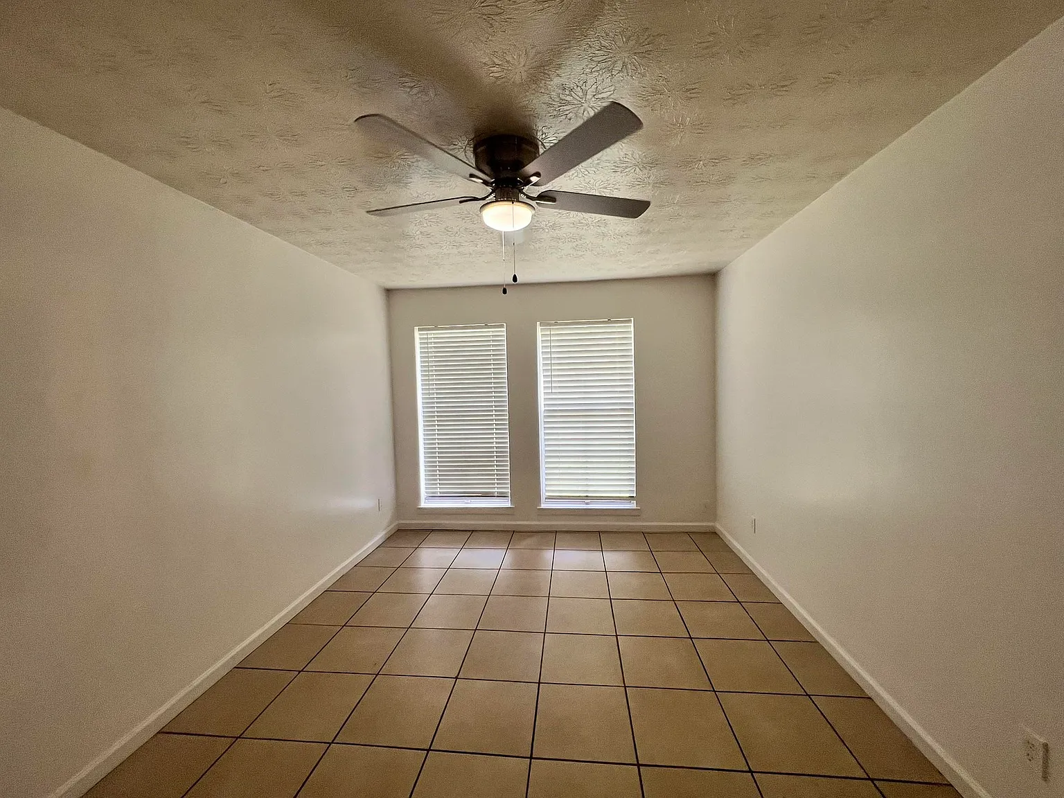 2 bed, 920 sqft, $1,195 — Photo 4