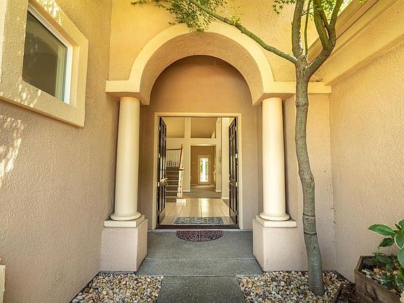 3rd image of 400 Misty Haven Ct