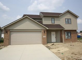 138 W Cambridge Xing, Columbia City, IN 46725