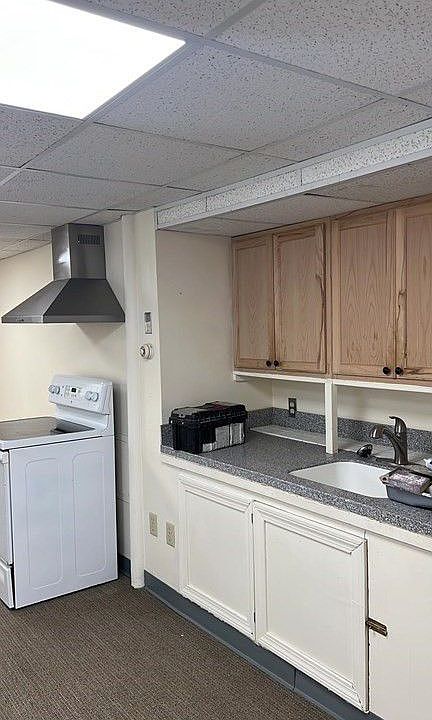 2nd image of 1024 Chestnut St #Basement