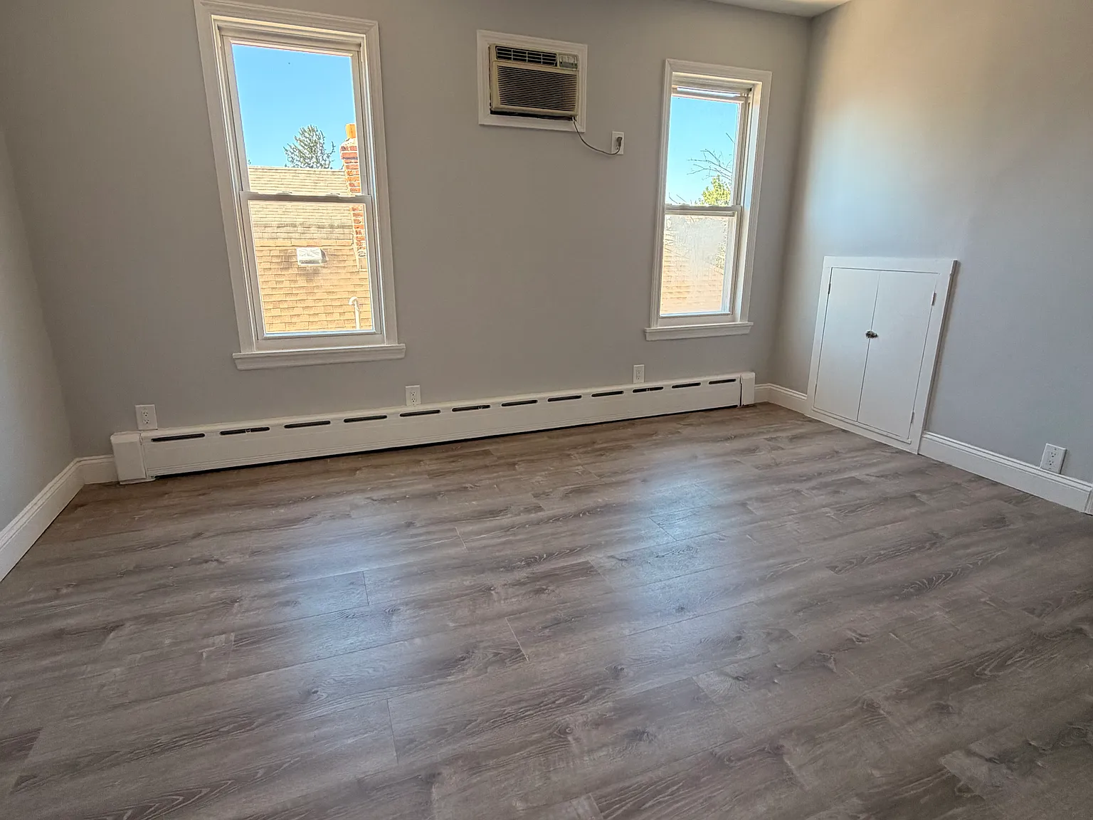 2 bed, 825 sqft, $2,400 — Photo 1
