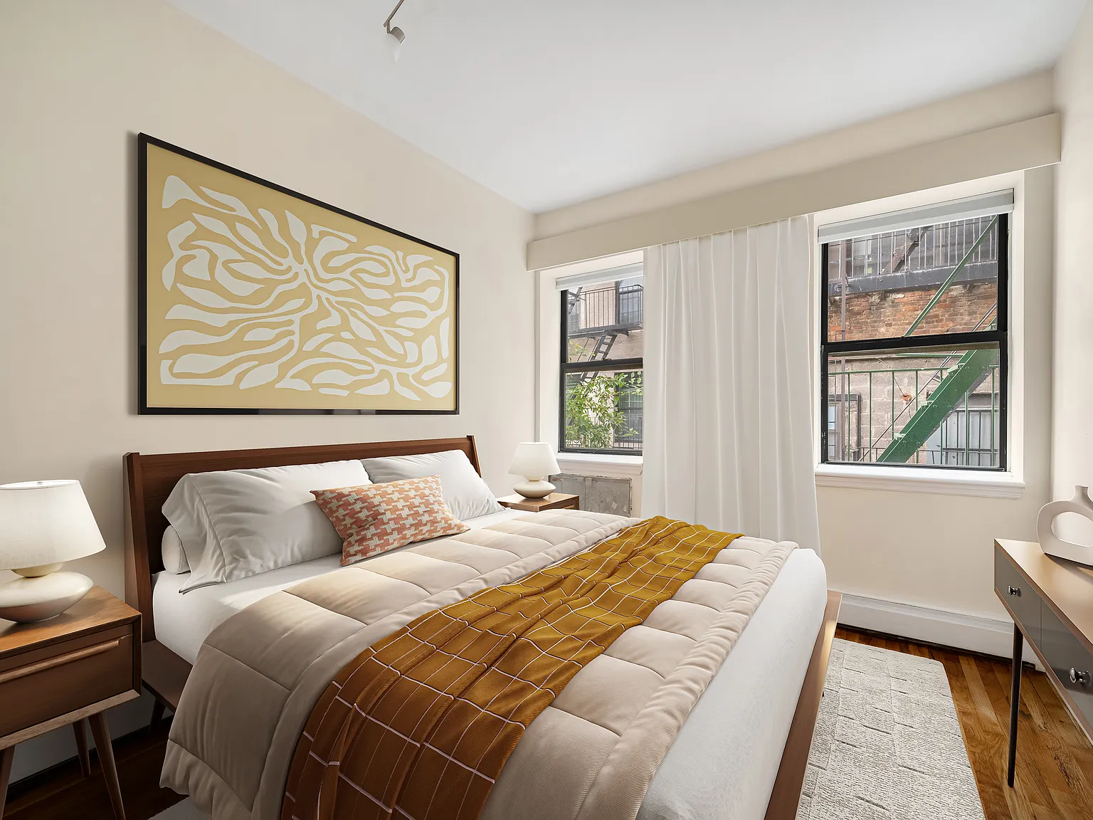 713 East 9th Street — Photo 2
