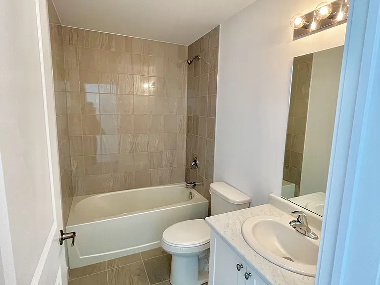460 Dundas St E #602 — Photo 13