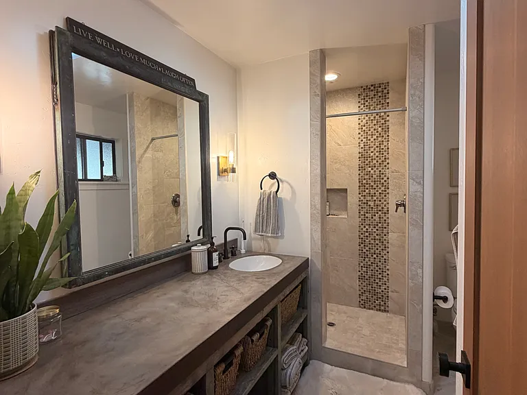 2826 Loraine Ln — Photo 24