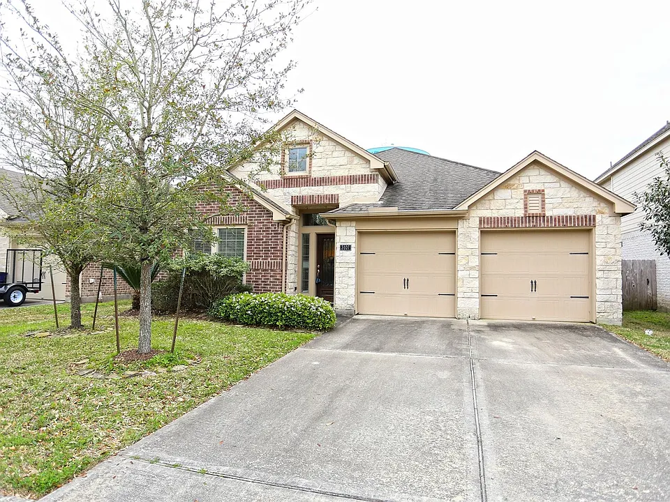 3107 Crystal Cascade Ln