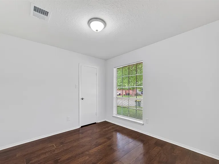1122 Woodbridge Ave — Photo 32