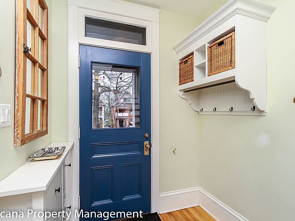4th image of 165 Irving Ave