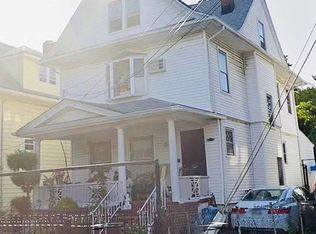 161-51 86th Ave, Jamaica, NY 11432