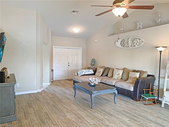 3rd image of 2128 NE 24th Ter