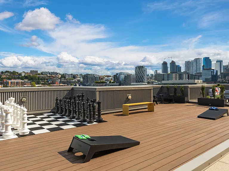 Rooftop terrace with views of Seattle cityscape
