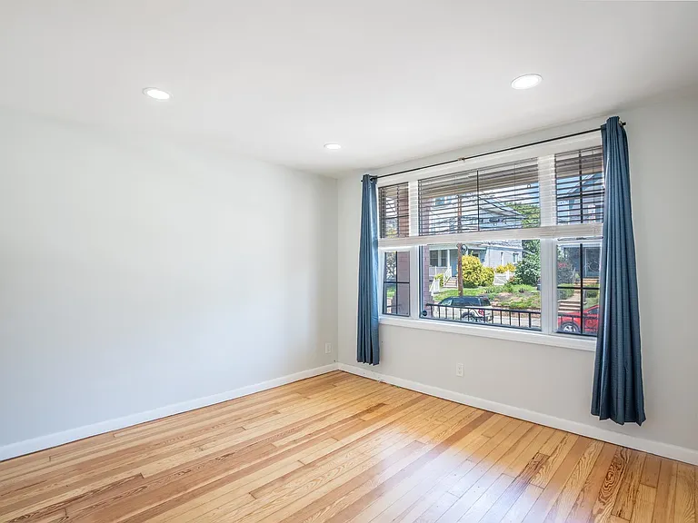 24 Edwards Ct #1 — Photo 8