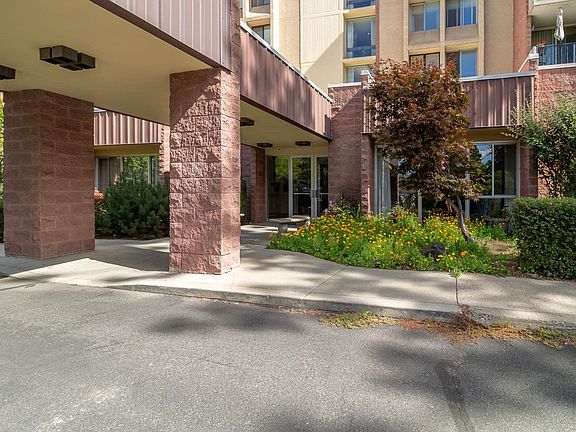 3rd image of 1311 S Westcliff Pl APT 410
