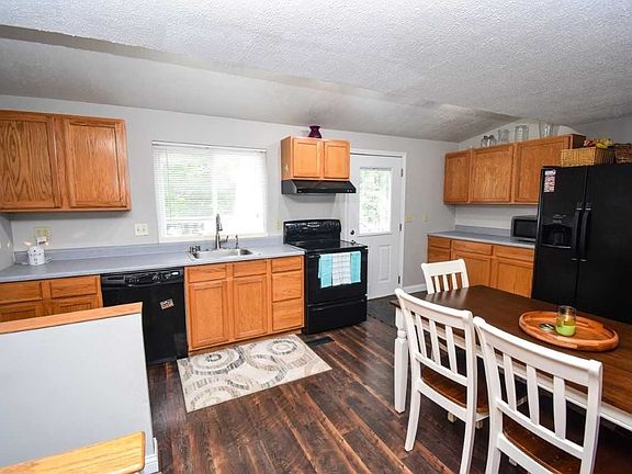 5th image of 416 Westgate Dr