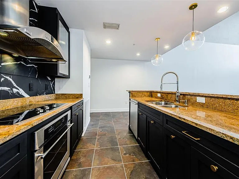 1002 Channelside Dr #3C — Photo 8