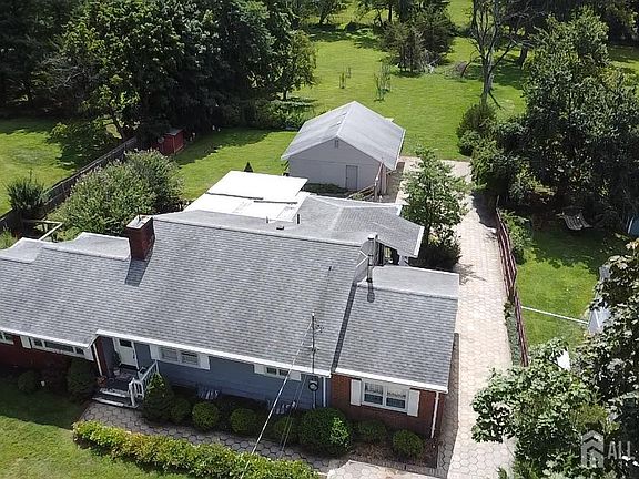 2nd image of 2236 Washington Valley Rd