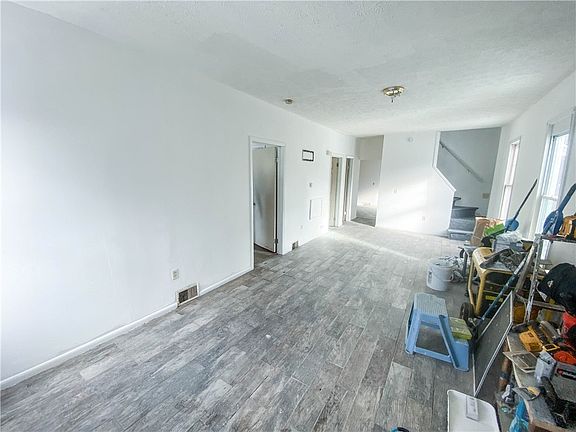 3rd image of 26 Hertel St