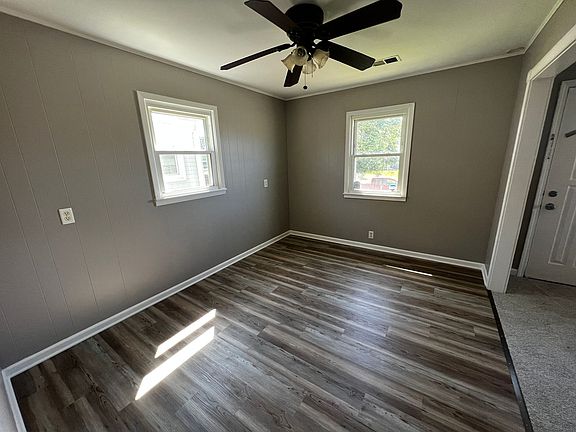 4th image of 3628 6th Ave