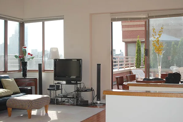 Rented by Nest Seekers International | media 5