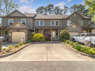 26 Heatherfield Ct, Kilmarnock, VA 22482