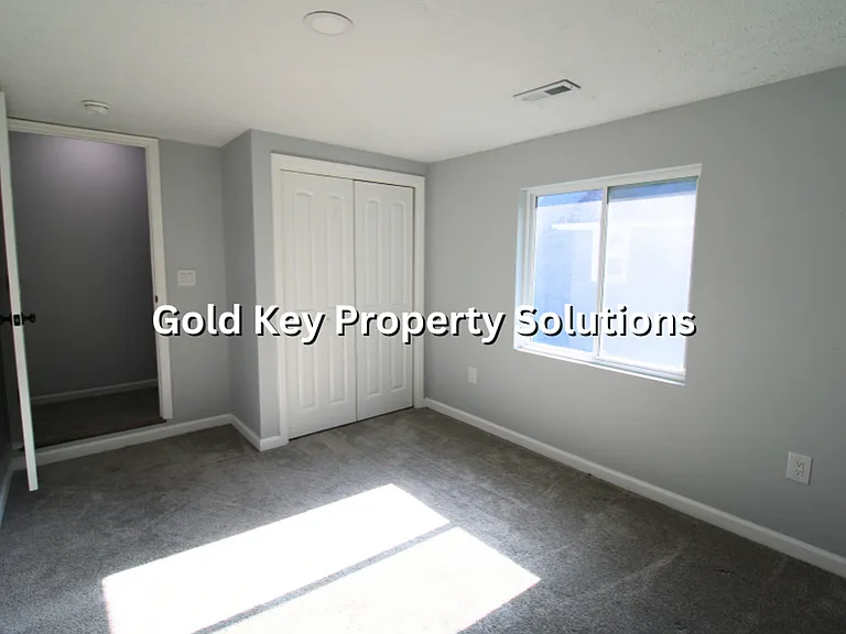 508 W Monroe St — Photo 18
