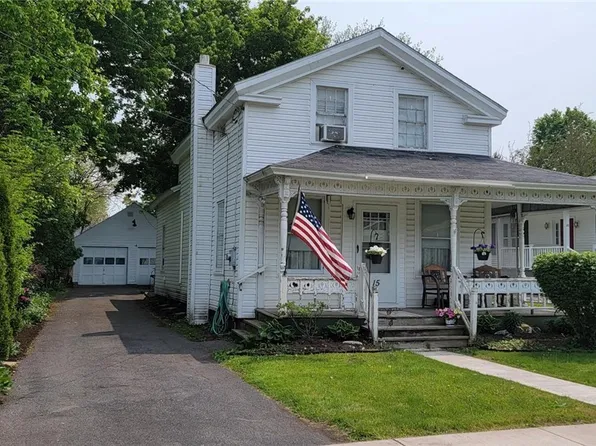 15 Seneca St, Baldwinsville, NY 13027