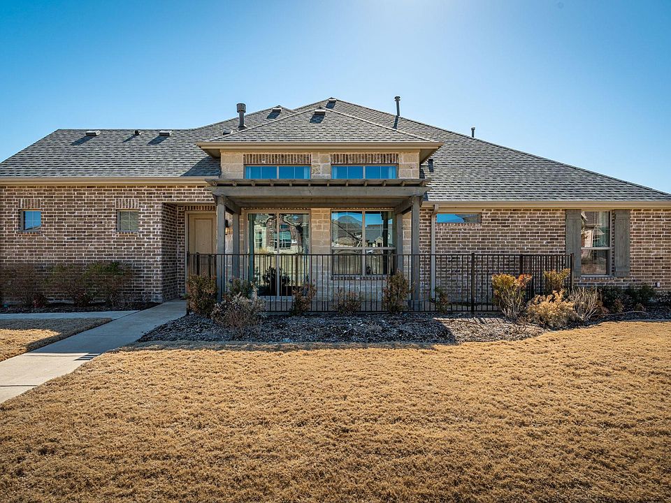 1st image of 1000 Foxglove Ln