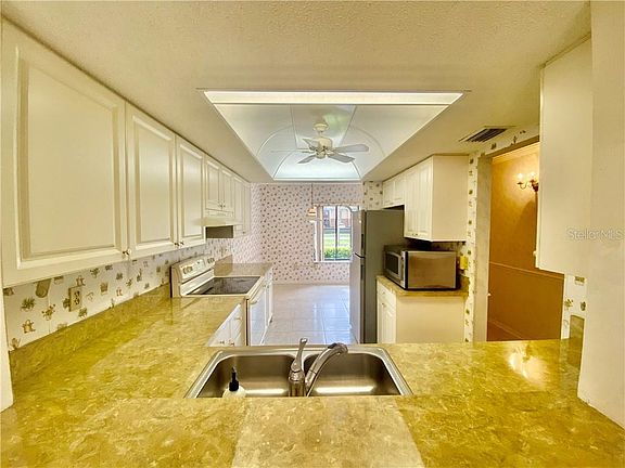 4th image of 6211 Timber Lake Dr Unit B11