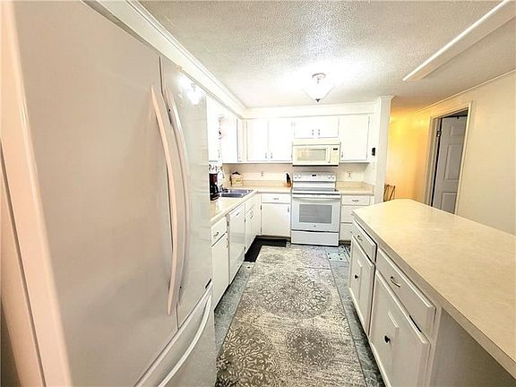 5th image of 716 Stauffer Ave