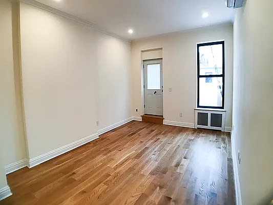 Rented by Francine Realty | media 16