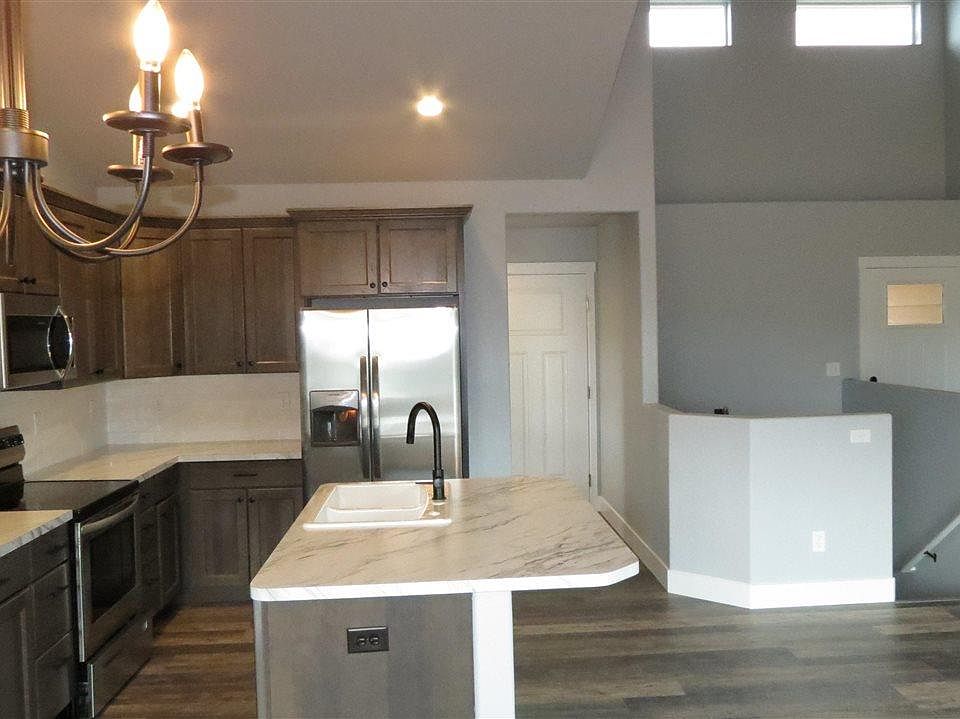1st image of 4047 Bobolink Ln