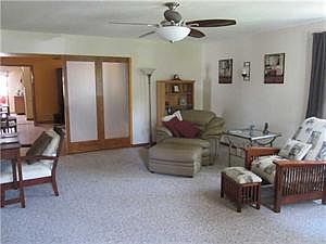 4th image of 284 Selkirk Dr
