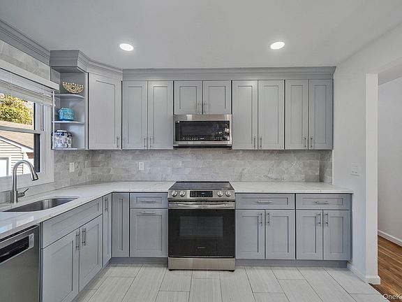 4th image of 125 Lower Sheep Pasture Road