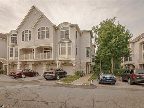 3rd image of 515 Regal Blvd #128