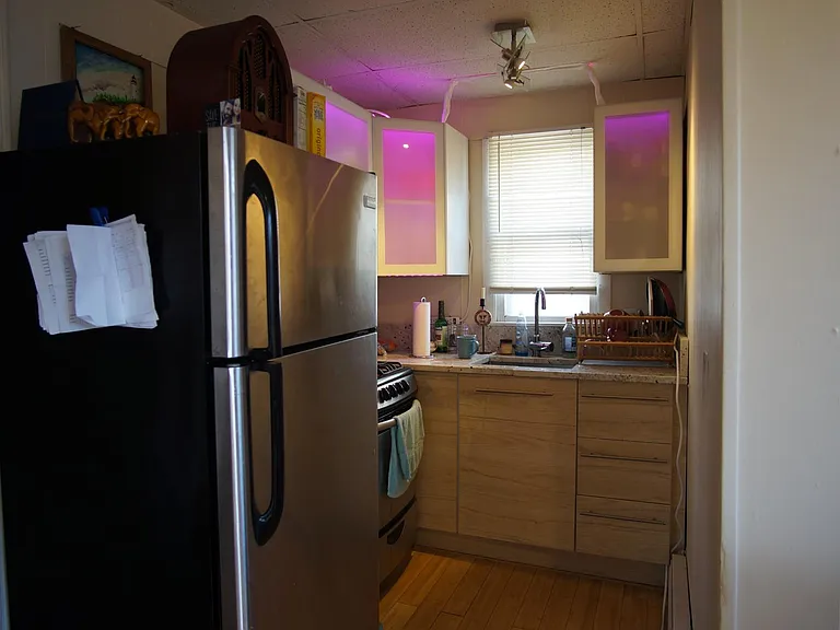 48 America St #2R — Photo 17